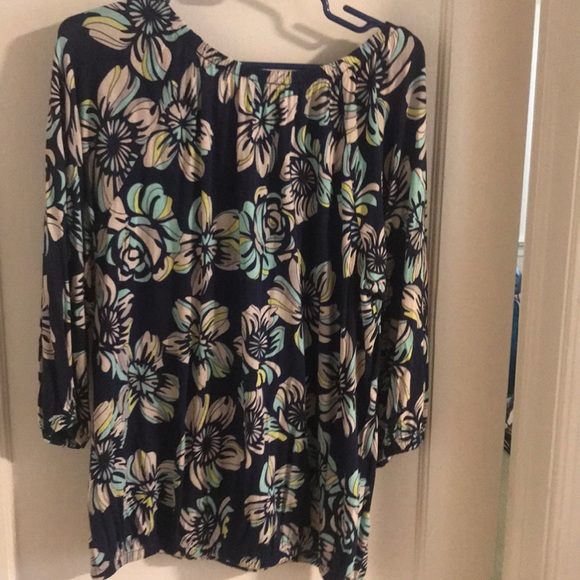 Ann Taylor Floral top size Large - Picture 4 of 4